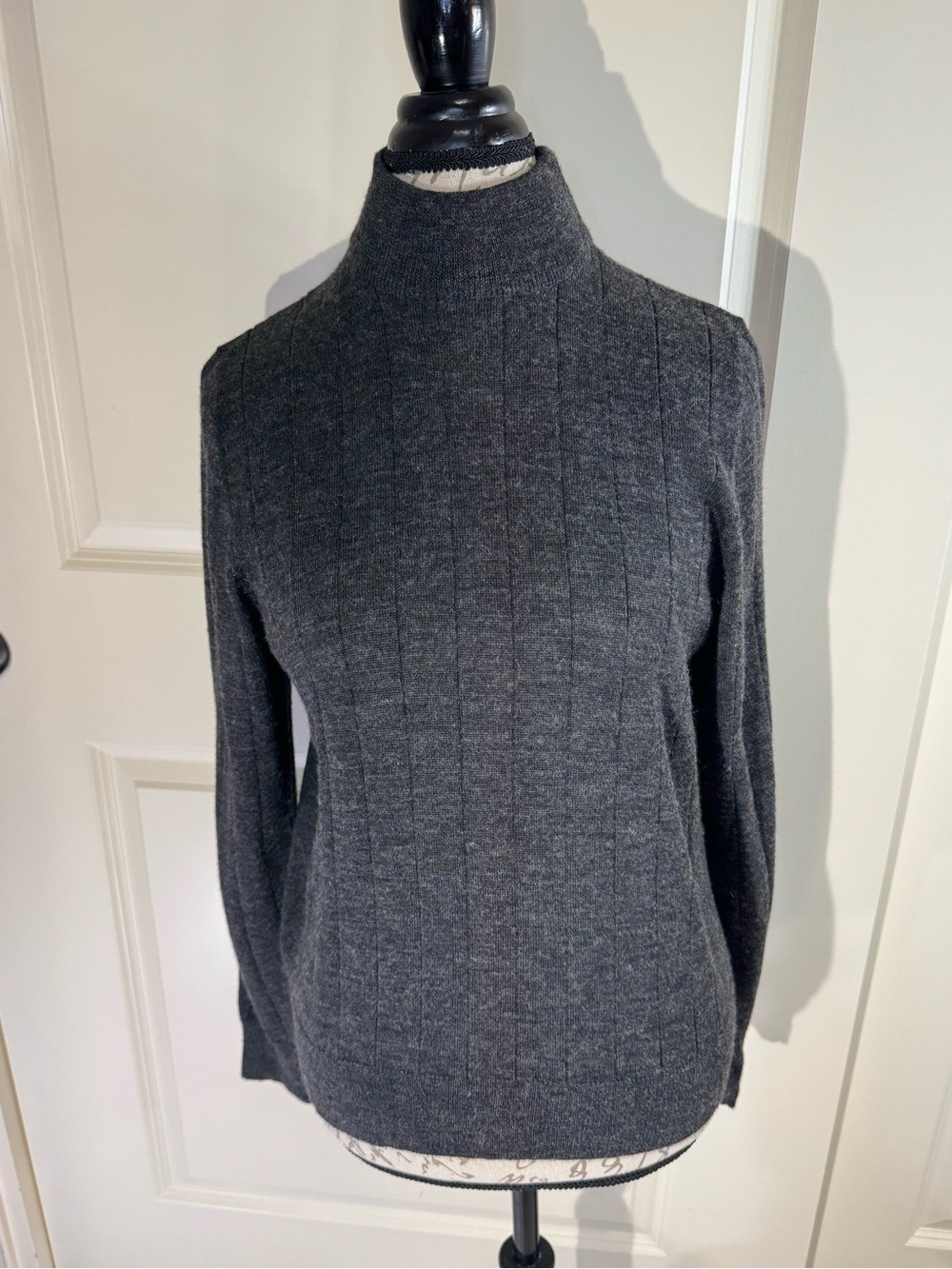 Vintage Harvé Benard Charcoal Gray Wool Blend Knit Mock Neck Sweater Medium